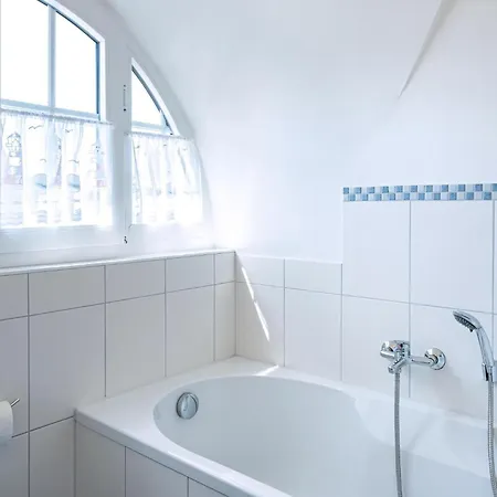 Holiday home Urlaub Im Reethaus Delphin Mit Whirlpool Und Sauna *